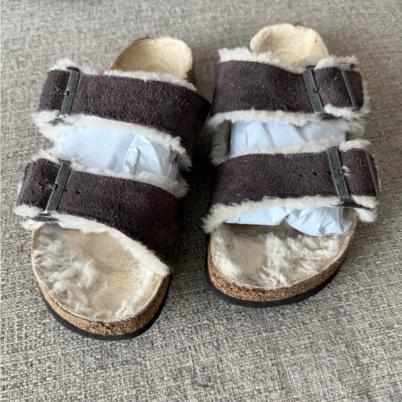 Birkenstock Arizona Shearling Size 40 - 9-9.5 US Dark Brown Shearling Sandals. - Picture 2 of 8